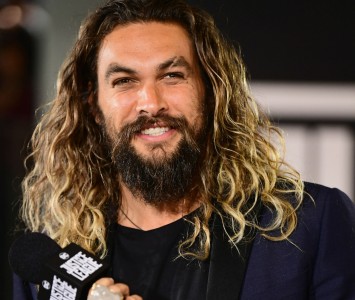 Jeson Momoa podr&iacute;a encarnar al primer brujo en la serie precuela The Witcher